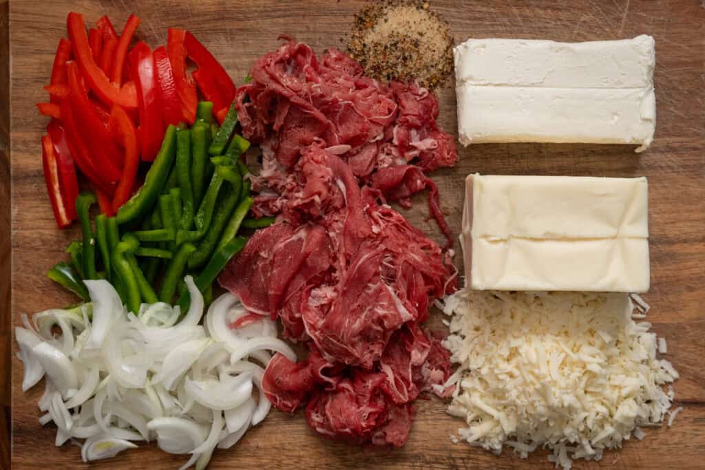 Cheesesteak queso ingredients.