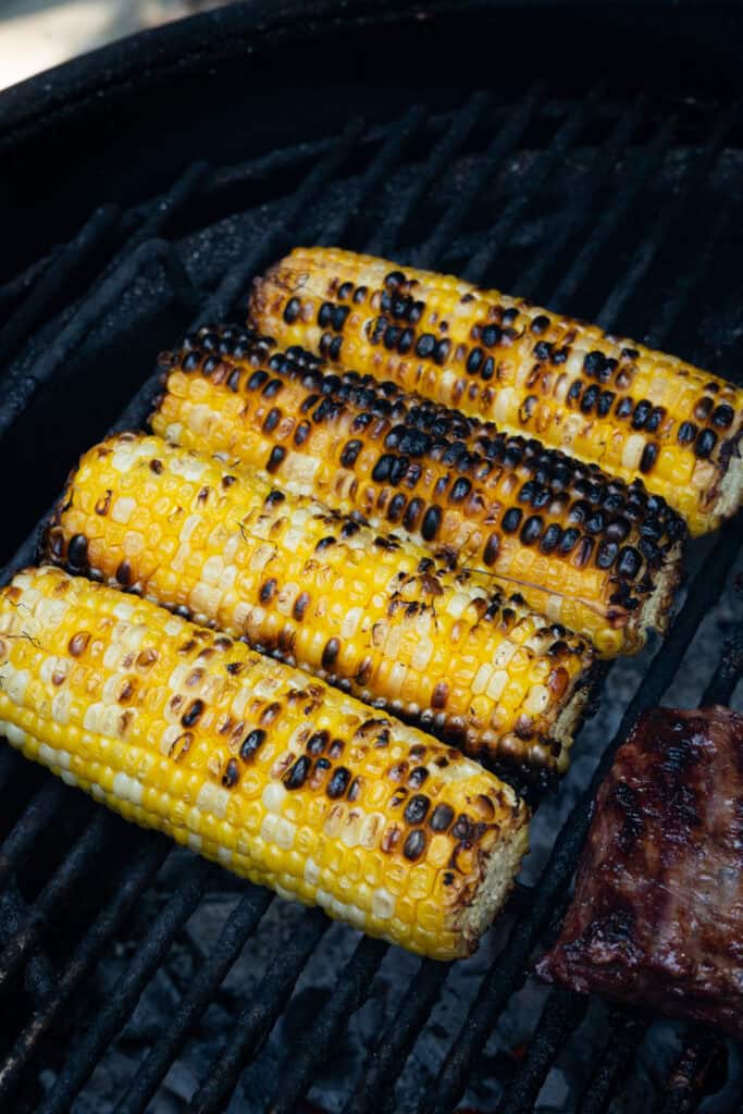 Corn cooked on a grill.