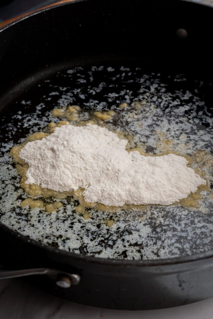 jalapeno popper Mac and cheese roux.